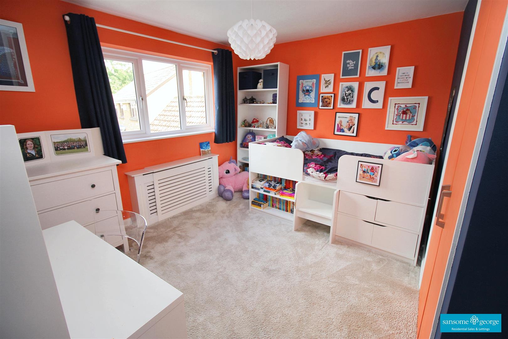 Farmiloe Close, Purley On Thames, Reading